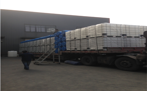 噸桶裝車現(xiàn)場圖一